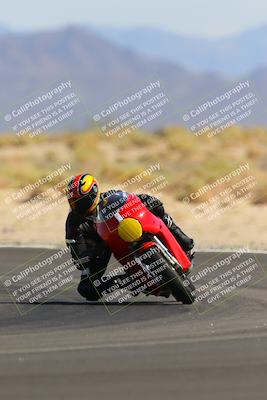 media/Oct-08-2022-SoCal Trackdays (Sat) [[1fc3beec89]]/Turn 16 (125pm)/